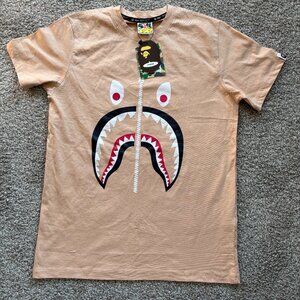 Cute Mens T shirt - Size Medium - New With Tags